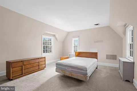Bedroom - 7 Charlcote Pl, Baltimore, MD 21218 photo 6 of 11