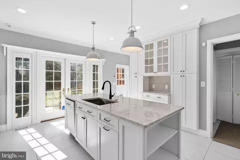 Kitchen - 7 Charlcote Pl, Baltimore, MD 21218 photo 3 of 6
