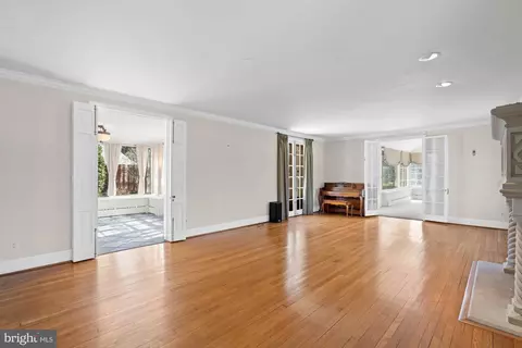 Living - 7 Charlcote Pl, Baltimore, MD 21218 photo 3 of 5