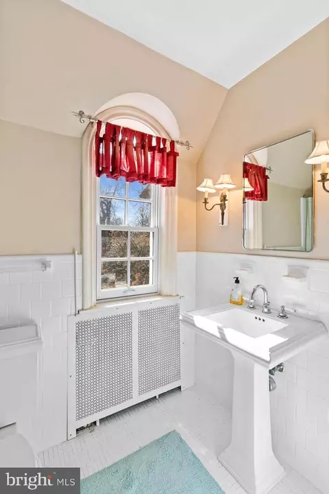 Bath - 7 Charlcote Pl, Baltimore, MD 21218 photo 7 of 7