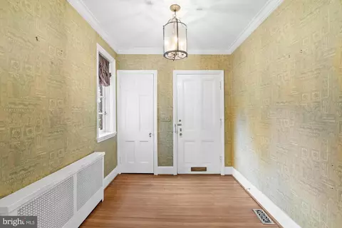 Entry Way - 7 Charlcote Pl, Baltimore, MD 21218 photo 3 of 18