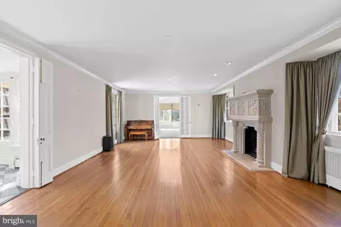 Living - 7 Charlcote Pl, Baltimore, MD 21218 photo 1 of 5