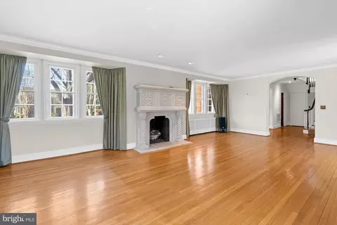 Living - 7 Charlcote Pl, Baltimore, MD 21218 photo 4 of 5