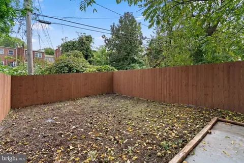 Exterior - 147 S Morley St, Baltimore, MD 21229 photo 3 of 4