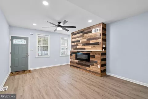 Entry Way - 147 S Morley St, Baltimore, MD 21229 photo 1 of 9