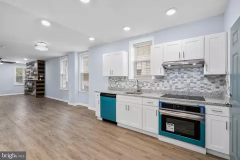 Entry Way - 147 S Morley St, Baltimore, MD 21229 photo 6 of 9