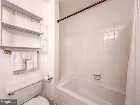 10 E Lee St #2302, Baltimore, MD 21202 photo 32
