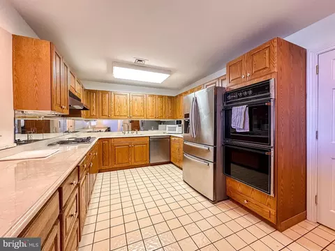 10 E Lee St #2302, Baltimore, MD 21202 photo 13