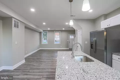 Entry Way - 5208 Ivanhoe Ave, Baltimore, MD 21212 photo 4 of 5