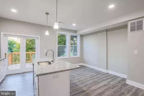 Living - 5208 Ivanhoe Ave, Baltimore, MD 21212 photo 5 of 6