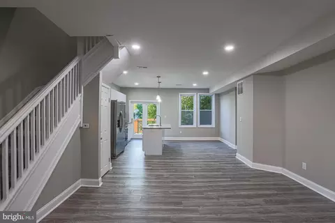Entry Way - 5208 Ivanhoe Ave, Baltimore, MD 21212 photo 1 of 5