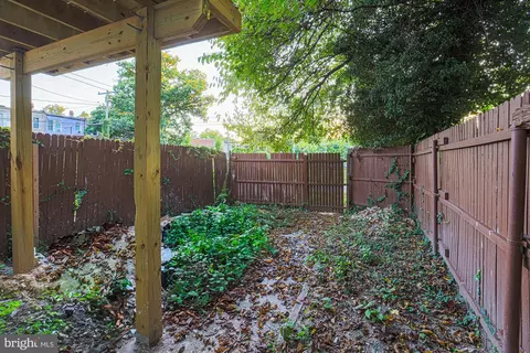 Exterior - 5208 Ivanhoe Ave, Baltimore, MD 21212 photo 6 of 8