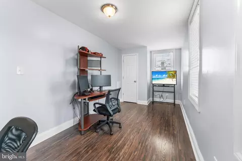 Entry Way - 1713 E Lafayette Ave, Baltimore, MD 21213 photo 2 of 5