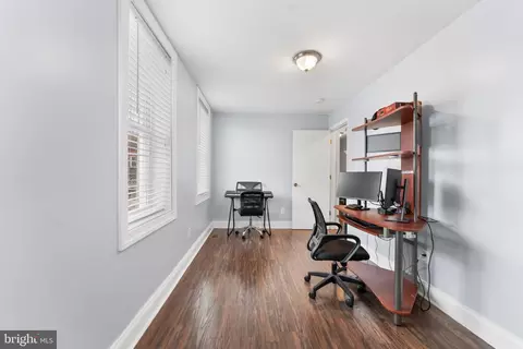 Entry Way - 1713 E Lafayette Ave, Baltimore, MD 21213 photo 3 of 5