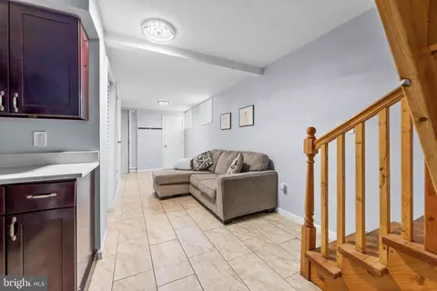 Entry Way - 1713 E Lafayette Ave, Baltimore, MD 21213 photo 4 of 5