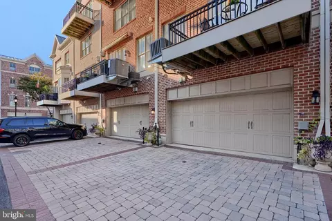 Exterior - 2607 Lighthouse Ln, Baltimore, MD 21224 photo 2 of 7