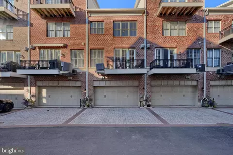 Exterior - 2607 Lighthouse Ln, Baltimore, MD 21224 photo 4 of 7