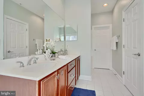 Bath - 2607 Lighthouse Ln, Baltimore, MD 21224 photo 7 of 7