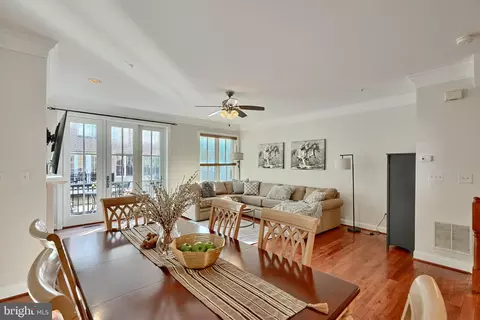 Dining - 2607 Lighthouse Ln, Baltimore, MD 21224 photo 2 of 2
