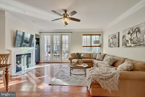 Living - 2607 Lighthouse Ln, Baltimore, MD 21224 photo 1 of 1