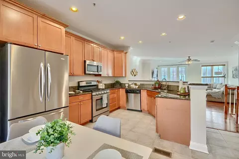 2607 Lighthouse Ln, Baltimore, MD 21224
