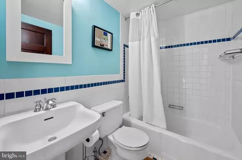 Bath - 21 Merrymount Rd, Baltimore, MD 21210 photo 4 of 4