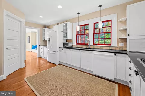 Kitchen - 21 Merrymount Rd, Baltimore, MD 21210 photo 2 of 5