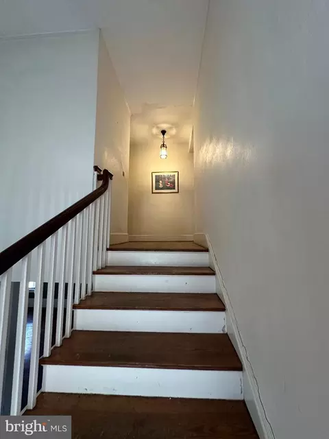 Entry Way - 112 Elmhurst Rd, Baltimore, MD 21210 photo 3 of 3