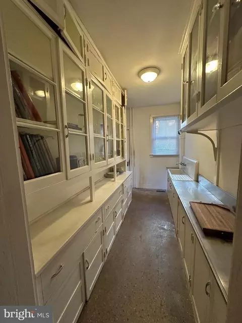 Entry Way - 112 Elmhurst Rd, Baltimore, MD 21210 photo 1 of 3