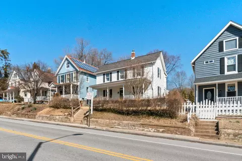 Exterior - 5937 Falls Rd, Baltimore, MD 21209 photo 3 of 13
