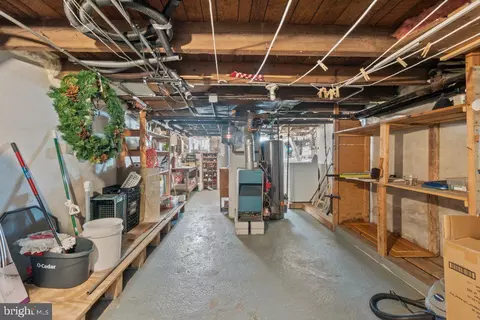 Entry Way - 5937 Falls Rd, Baltimore, MD 21209 photo 5 of 5