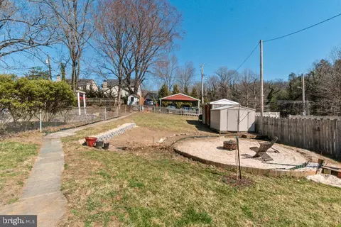 Exterior - 5937 Falls Rd, Baltimore, MD 21209 photo 6 of 13