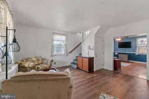 Entry Way - 5937 Falls Rd, Baltimore, MD 21209 photo 3 of 5