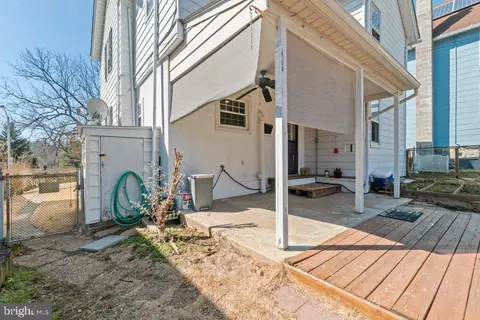 Exterior - 5937 Falls Rd, Baltimore, MD 21209 photo 9 of 13