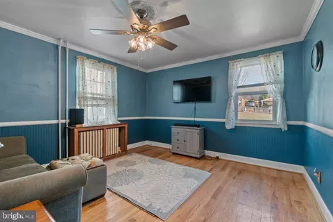 Living - 5937 Falls Rd, Baltimore, MD 21209 photo 1 of 2