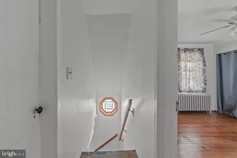 Entry Way - 5937 Falls Rd, Baltimore, MD 21209 photo 4 of 5