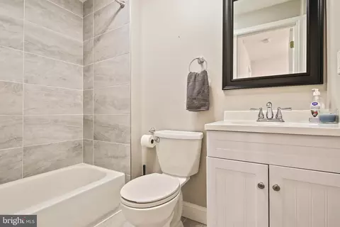 7 S Castle St, Baltimore, MD 21231 photo 28