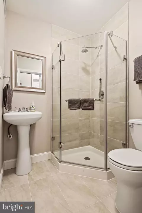 7 S Castle St, Baltimore, MD 21231 photo 15