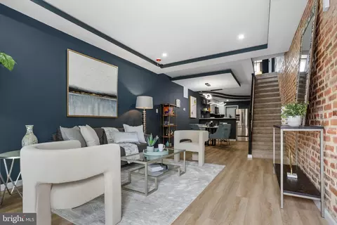 Entry Way - 2930 E Monument St, Baltimore, MD 21205 photo 2 of 10