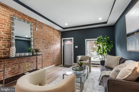 Entry Way - 2930 E Monument St, Baltimore, MD 21205 photo 3 of 10