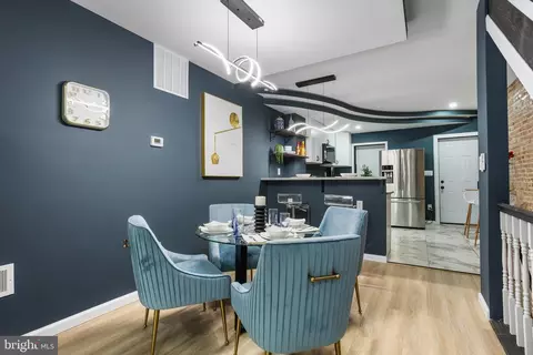 Entry Way - 2930 E Monument St, Baltimore, MD 21205 photo 5 of 10