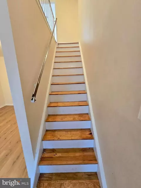 Entry Way - 1207 E Lanvale St, Baltimore, MD 21202 photo 1 of 2