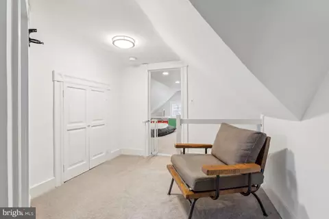 Entry Way - 1811 Dixon Rd, Baltimore, MD 21209 photo 8 of 10