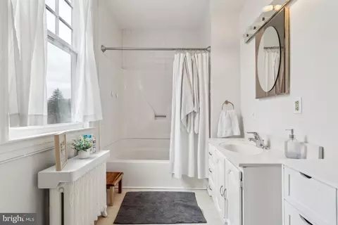 Bath - 1811 Dixon Rd, Baltimore, MD 21209 photo 1 of 2