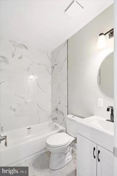 Bath - 2930 Ellicott Dr, Baltimore, MD 21216 photo 4 of 6