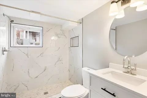 Bath - 2930 Ellicott Dr, Baltimore, MD 21216 photo 5 of 6