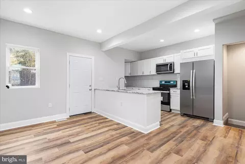 Entry Way - 2930 Ellicott Dr, Baltimore, MD 21216 photo 3 of 12