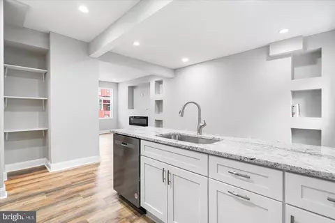 Entry Way - 2930 Ellicott Dr, Baltimore, MD 21216 photo 9 of 12