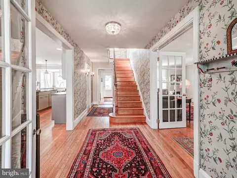 Entry Way - 207 Cedarcroft Rd, Baltimore, MD 21212 photo 4 of 12
