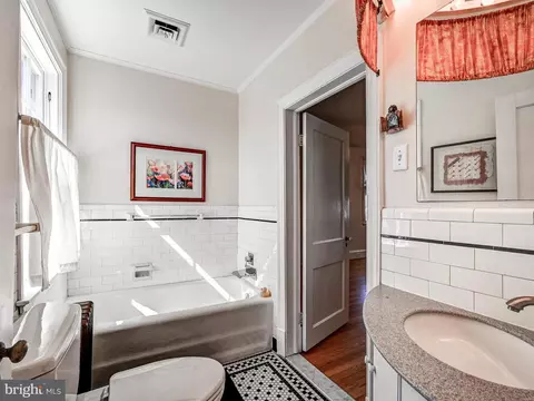 Bath - 207 Cedarcroft Rd, Baltimore, MD 21212 photo 2 of 3